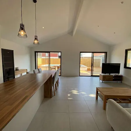 Lutzy Maison Moderne Au Calme Piscine * 라테스트드뷔크